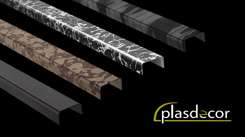 Listelos decorativos en cerámica: criterios profesionales para transformar tus espacios